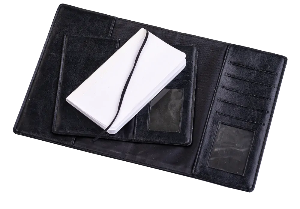 Diář týdenní kapesní A6 Pocket - koženka s klopami a kapsami